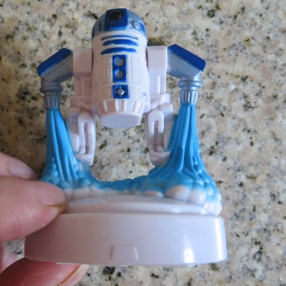 STAR Wars R2D2 Stamp Hasbro Hard Plastic 3" H, 2" Dia. (K156) - Picture 3 of 4